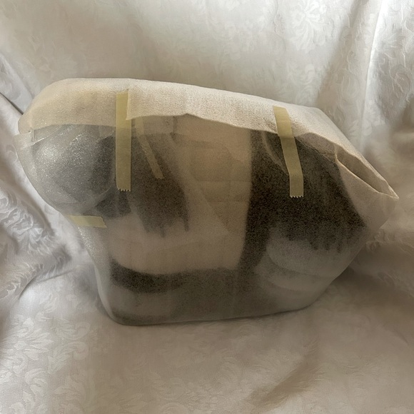 New Kate Spade Shaggy Fringed 3D Dog Crossbody - Picture 8 of 10